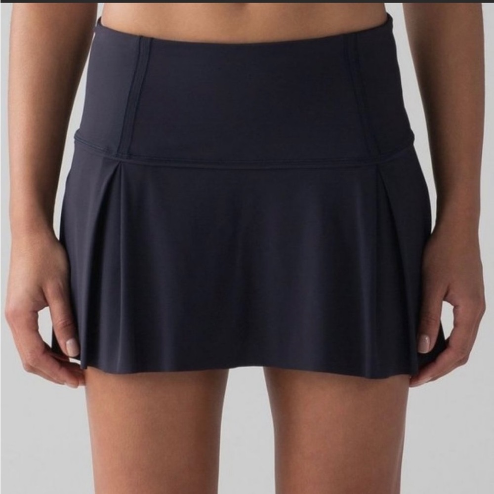 Lululemon Lost In Pace Skirt Regular
Midnight Navy